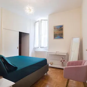 https://mascari-charming-suite.it-lombardy.com